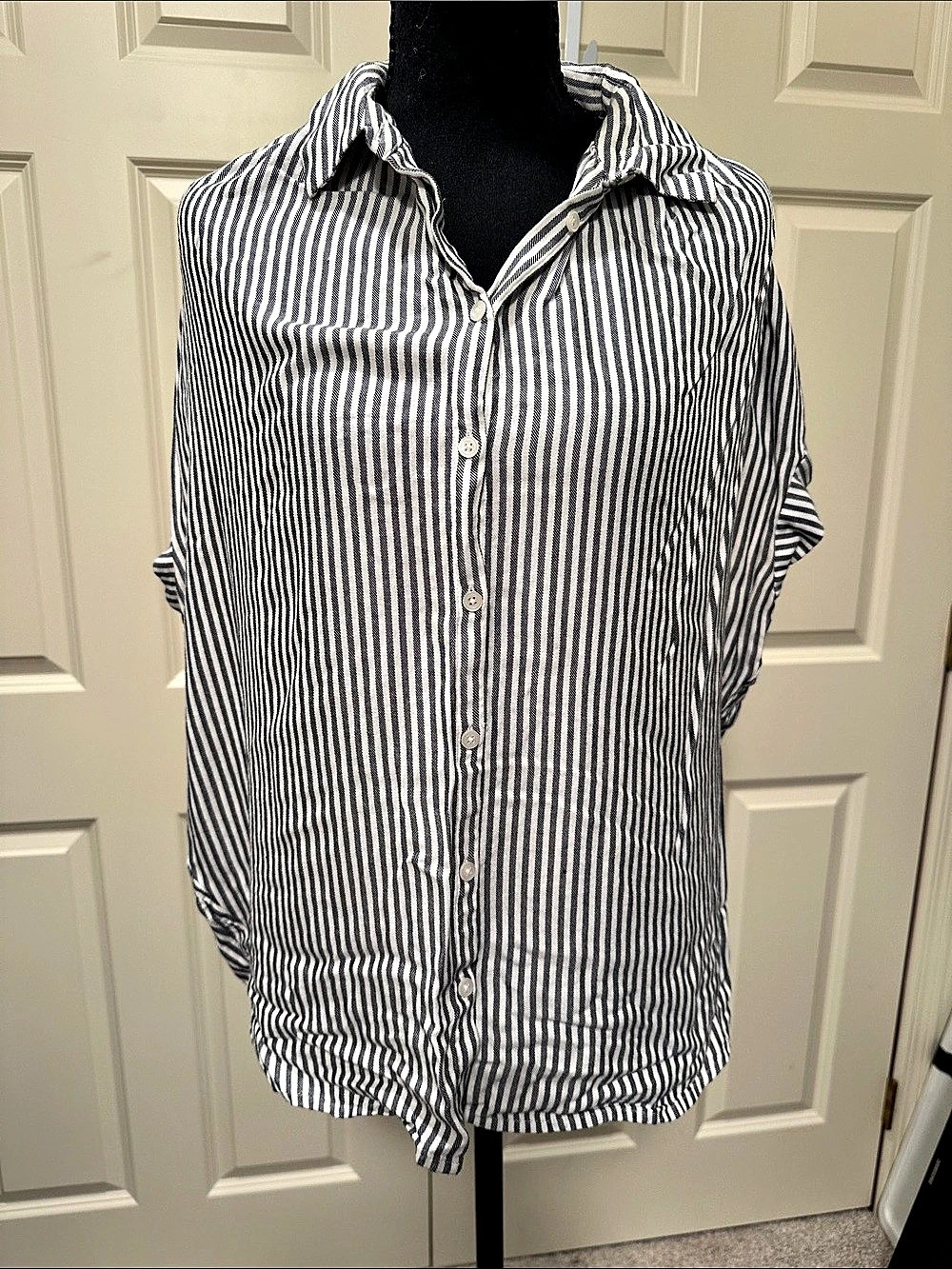 Madewell Striped Button Down Top in White & Blue Size Medium